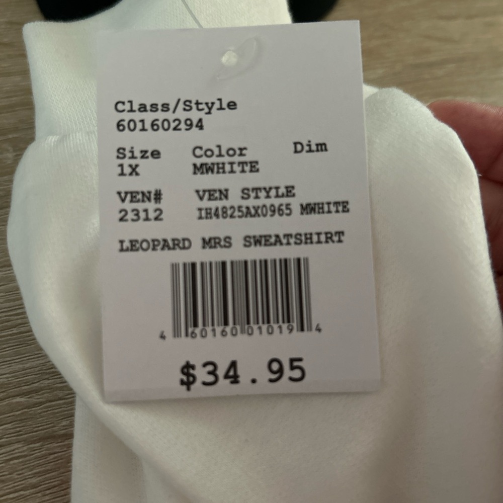 David’s Bridal Lightweight Mrs. Sweatshirt Top Bride Wedding White NWT (Size 1X) - Picture 3 of 7